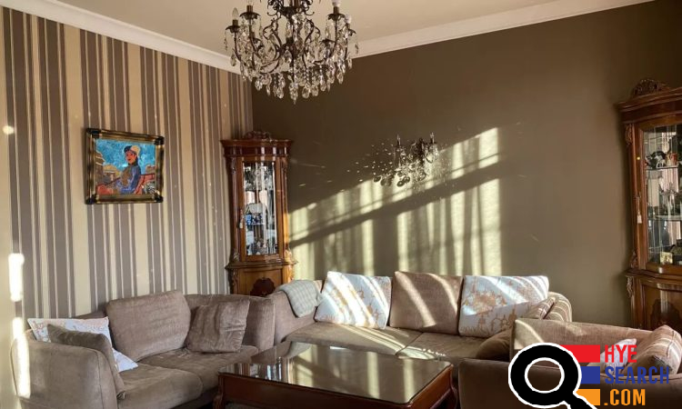 Առանց միջնորդի վարձով է տրվում 2 սենյականոց բնակարան կենտրոնում Խանջյան փողոցում