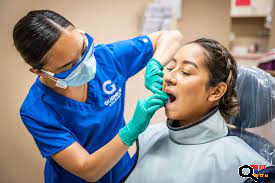 Female Dental Assistant Needed in Valley Village / Close to Studio City, CA