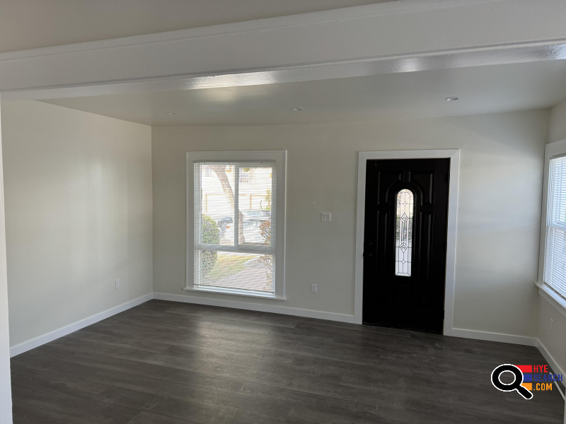 3 BD 2 BA Beautiful Completely Renovated Duplex in Heart of Glendale, CA 