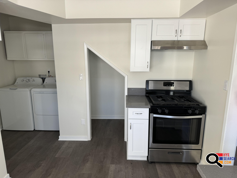 3 BD 2 BA Beautiful Completely Renovated Duplex in Heart of Glendale, CA 