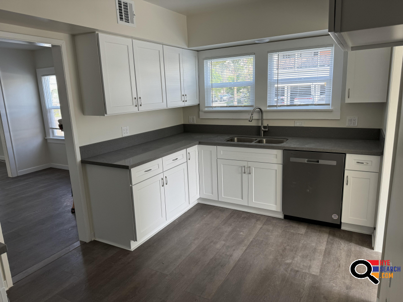 3 BD 2 BA Beautiful Completely Renovated Duplex in Heart of Glendale, CA 