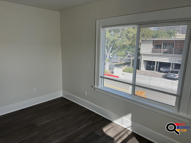 3 BD 2 BA Beautiful Completely Renovated Duplex in Heart of Glendale, CA 