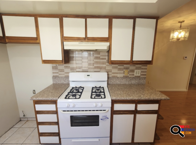 Apartment for Rent in  Glendale, CA