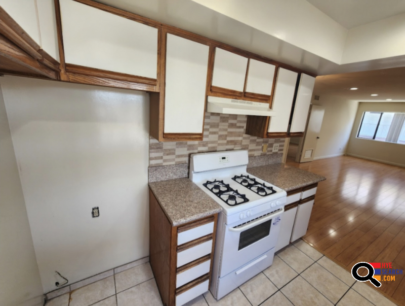 Apartment for Rent in  Glendale, CA