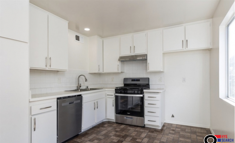  Townhouse For Rent in Burbank, CA