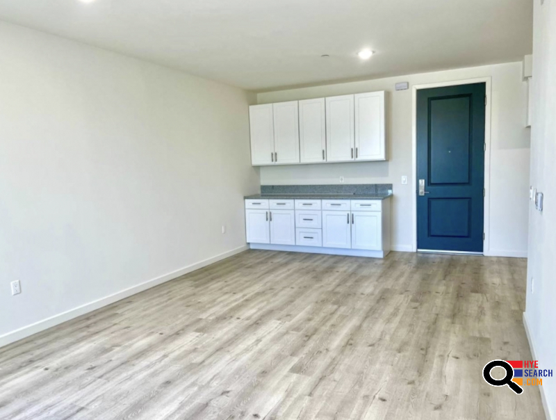 Large Apartment for Rent ,Laundry Hook-ups Inside The Unit in Van Nuys, CA