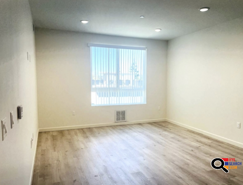 Large Apartment for Rent ,Laundry Hook-ups Inside The Unit in Van Nuys, CA