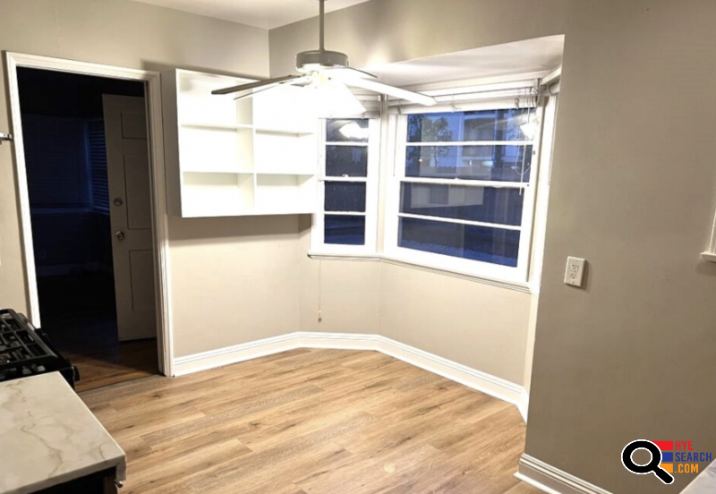 EXTRA LARGE UPDATED APARTMENT FOR RENT PLUS DEN/OFFICE in Valley Village, CA