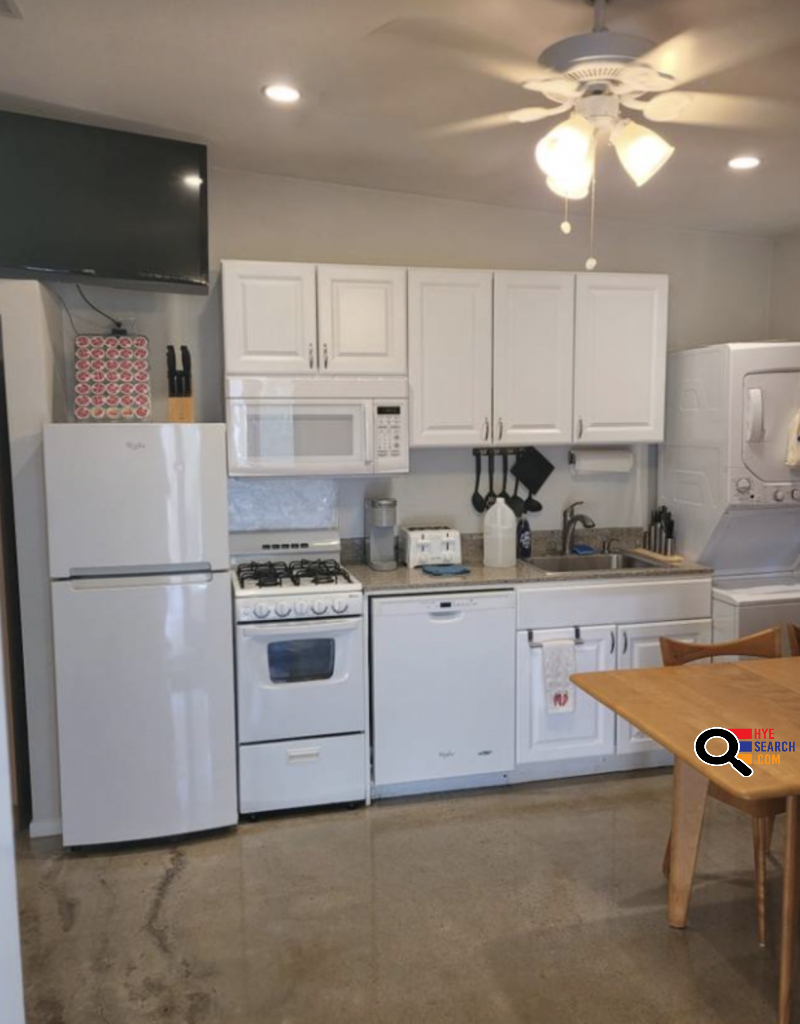  Vacation House for Rent in  Cathedral City, CA