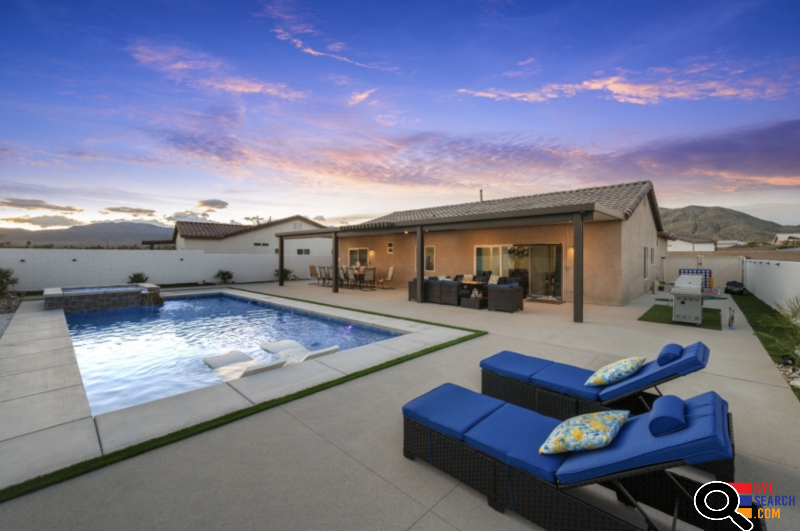 NEW: SPACIOUS BACKYARD, POOL & HOT TUB, GAMEROOM in DESERT HOT SPRINGS, CA