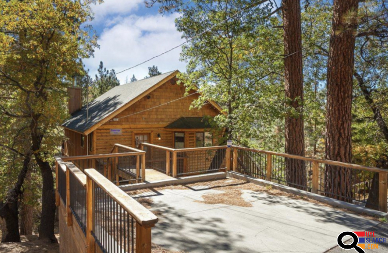 ENJOY HIGH-END CABIN W/ HOT TUB, POOL TABLE in Big Bear, CA