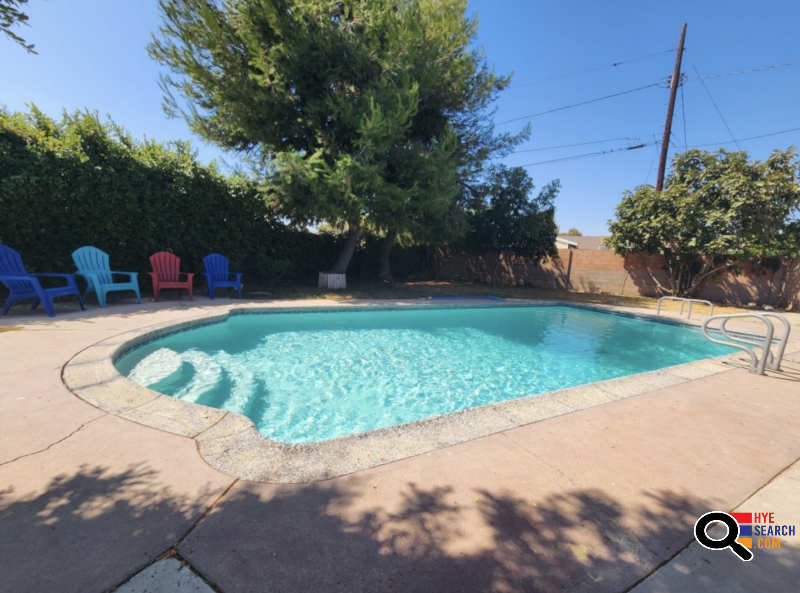  HOUSE FOR LEASE! FULLY RENOVATED, POOL, CENTRAL AC, GARAGE, WASHER DRYER, QUARTZ COUNTER in NORTHRIDGE, CA