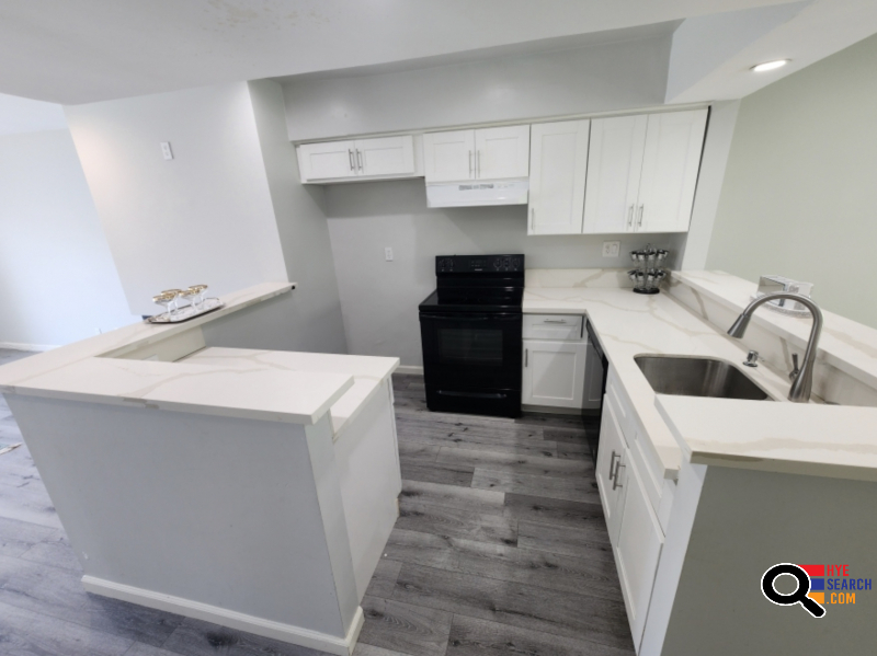  PRIME LOCATION, FULLY RENOVATED TOWNHOUSE APARTMENT FOR RENT, WASHER DRYER IN UNIT, POOL, CENTRAL AC, PARKING, PATIO in STUDIO CITY, CA