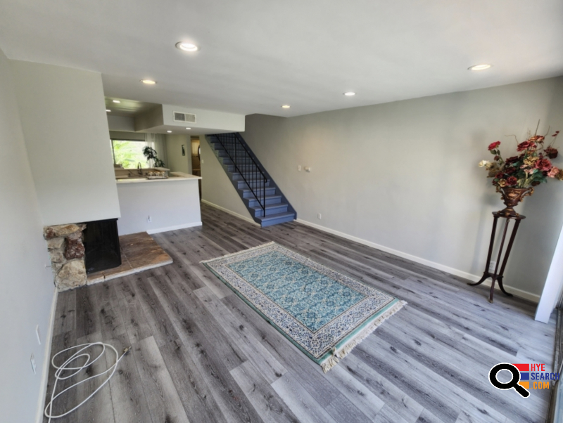  PRIME LOCATION, FULLY RENOVATED TOWNHOUSE APARTMENT FOR RENT, WASHER DRYER IN UNIT, POOL, CENTRAL AC, PARKING, PATIO in STUDIO CITY, CA