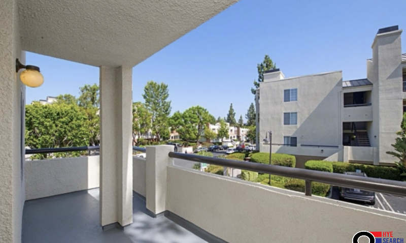 Condominium for Rent in Woodland Hills, CA