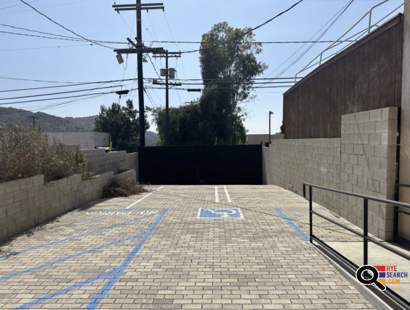 Commercial Retail/Office for Lease in Tujunga, CA