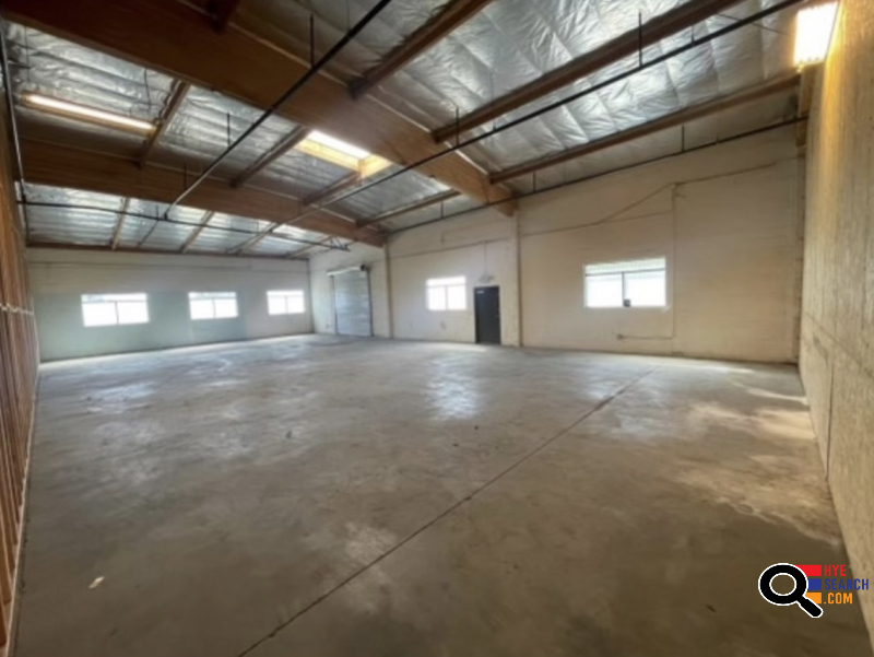 Warehouse for Rent in Sun Valley, CA