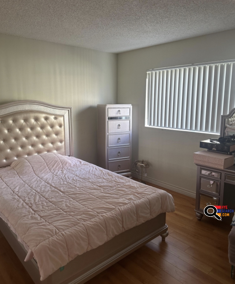  Room for Rent - ONLY Female in Glendale, CA 