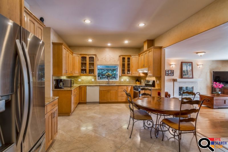  House For Lease in Burbank, CA