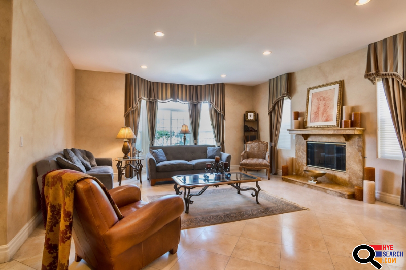  House For Lease in Burbank, CA