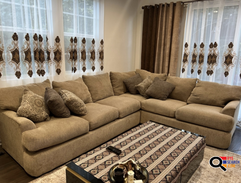 Living Room Coach for Sale in Sylmar, CA