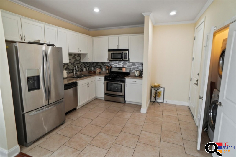 Condo for Rent in North Hollywood, CA