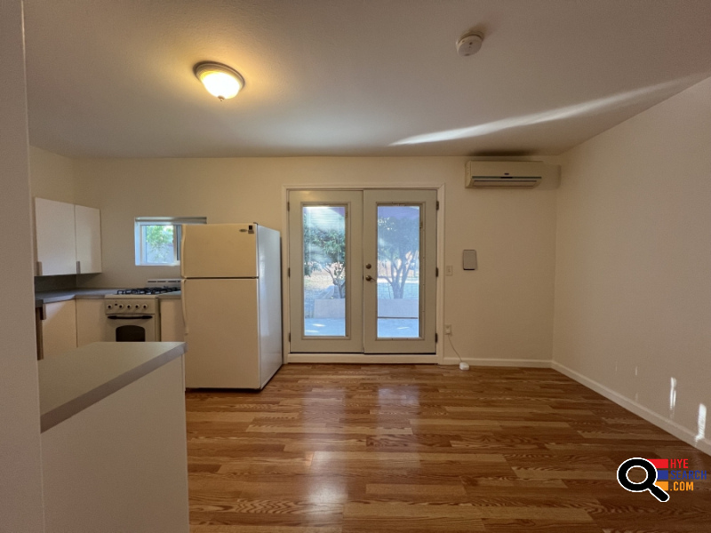 Backhouse for Rent in North Hollywood, CA