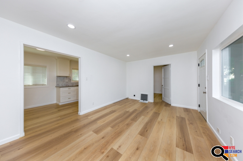  Unit for Rent in Van Nuys, CA