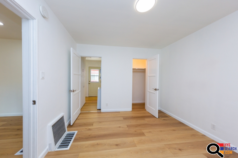  Unit for Rent in Van Nuys, CA