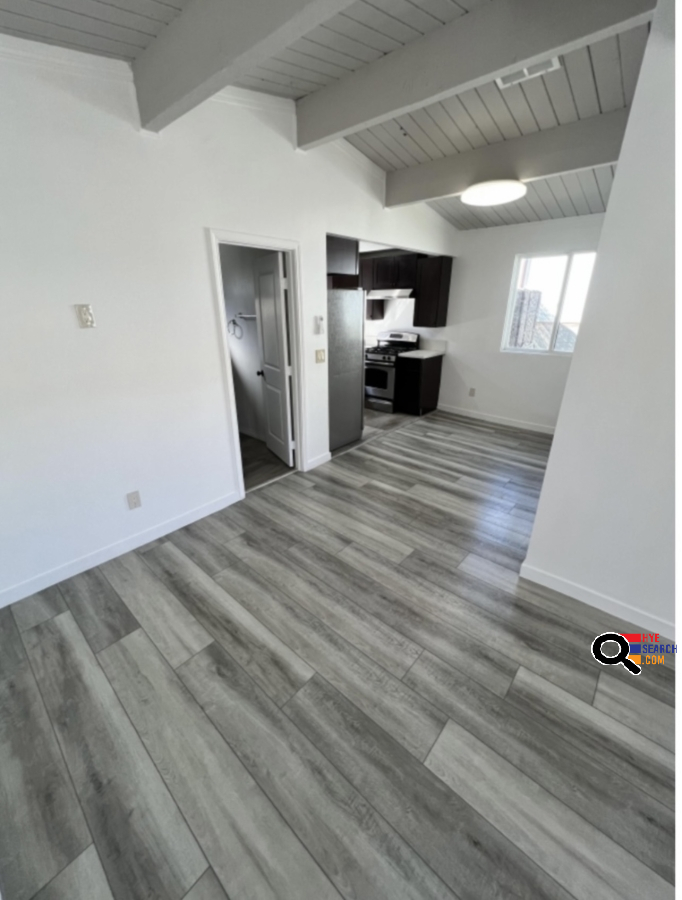  House for Rent in Van Nuys, CA