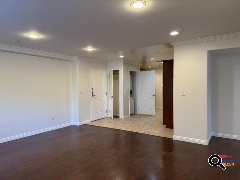  Condo for Rent in Van Nuys, CA