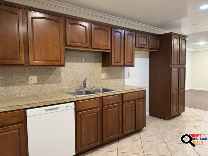  Condo for Rent in Van Nuys, CA