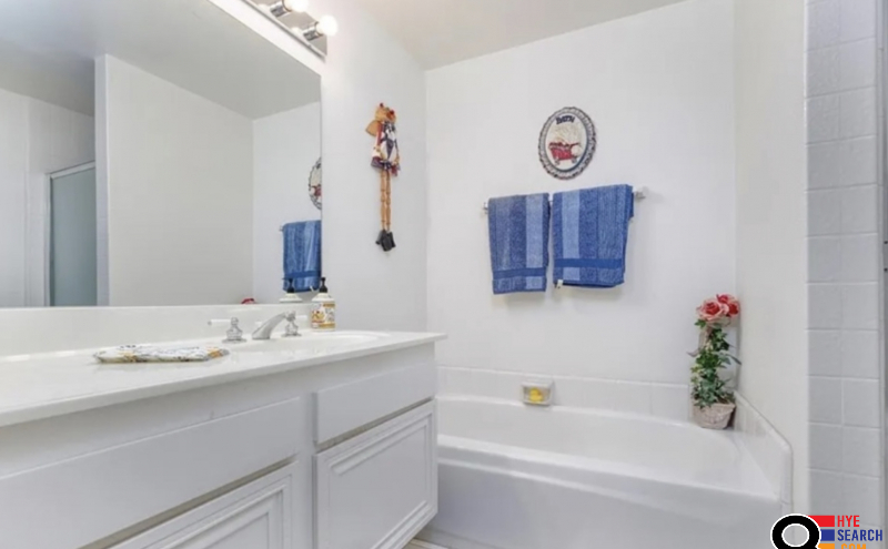 Single Family Residence for Sale in Granada Hills, CA