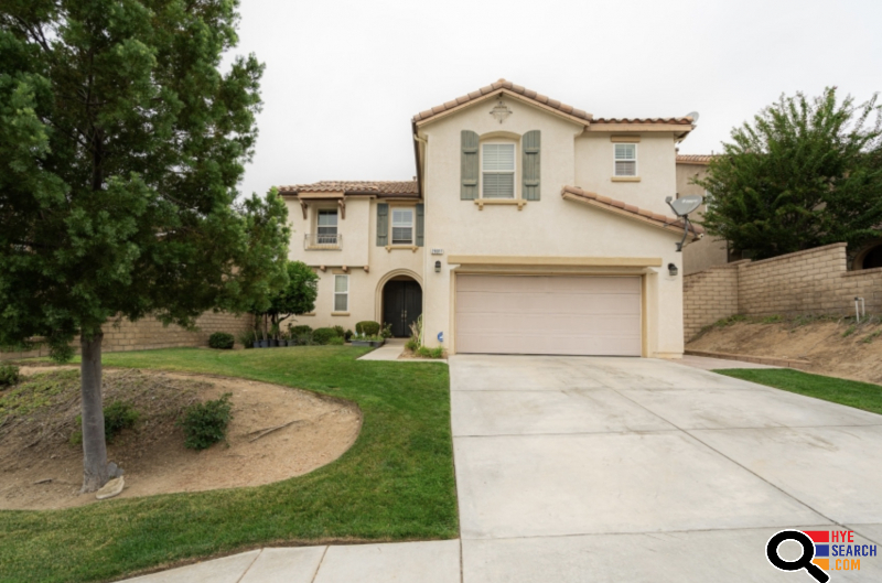 HOUSE FOR SALE! VERY SPACIOUS 3579 SQFT GREAT LOCATION in SANTA CLARITA, CA