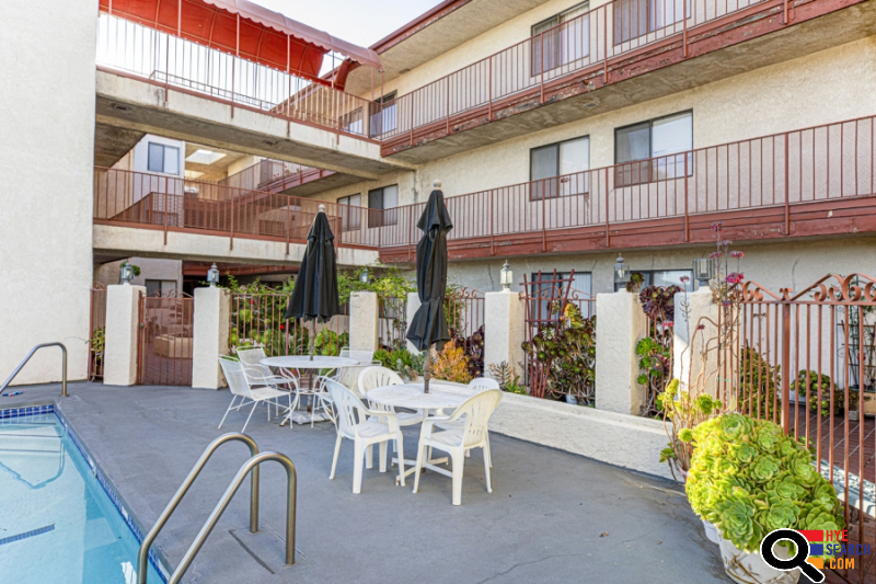 Apartment for Rent in Reseda, CA