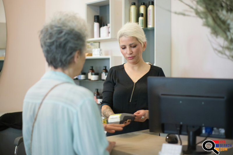 In a Luxury Beauty Salon Stations and Chairs FOR RENT in Ventura Blvd, Studio City, LA