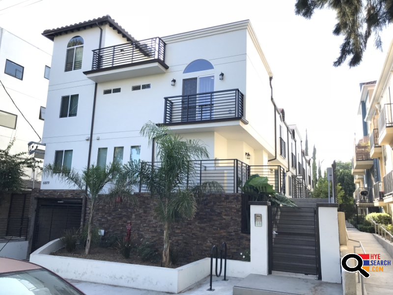  3-story Townhouse with Studio Loft for Rent in Reseda, CA