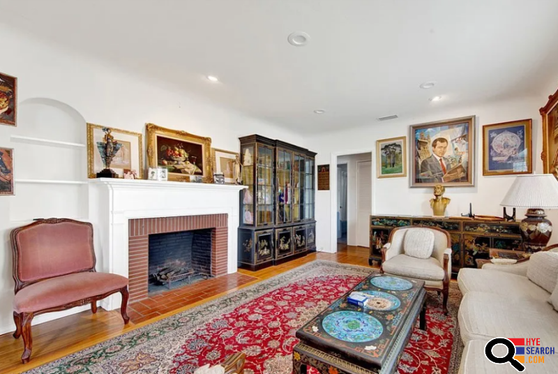 Single Family Residence for Sale in Burbank, CA