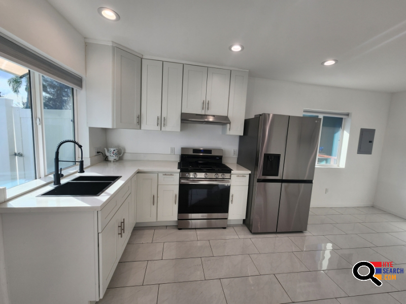 NEWLY BUILT ADU FOR RENT, WASHER DRYER IN UNIT, SS APPLS, LARGE PATIO in VAN NUYS, CA