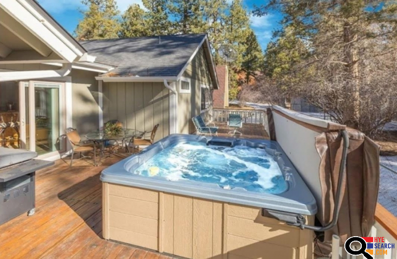 Beautiful and Spacious 3 BD House in Very Heart of Big Bear. Newly Remodeled with all Necessary Amenities Call for More Information in Big Bear Lake, 