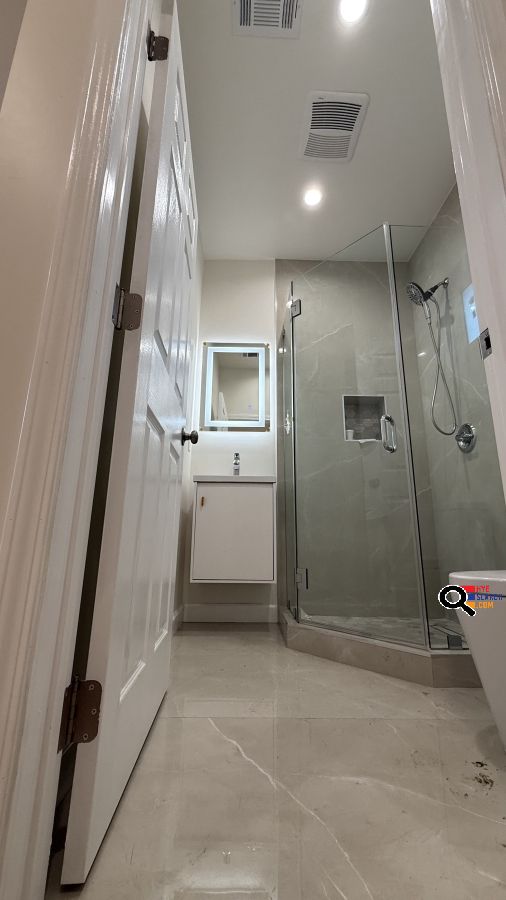  Brand New Backhouse for Rent in Sun Valley, CA