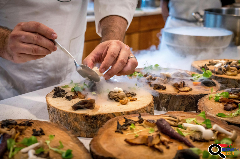 Looking for a Young and Motivated Female Event Coordinator and Kitchen Helper in Sherman Oaks, CA