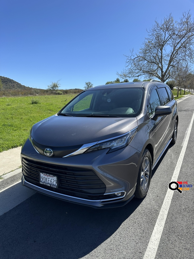 2022 Toyota Sienna XLE Hybrid AWD for Sale. $28,400 in Encino, CA