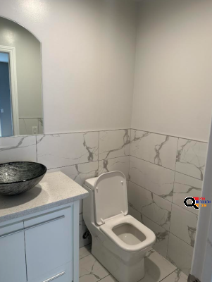 BEAUTIFUL TOWNHOUSE, CENTRAL AC/HEAT, WD FLR, WASHER DRYER SPACE, SS APPLS in Glendale, CA