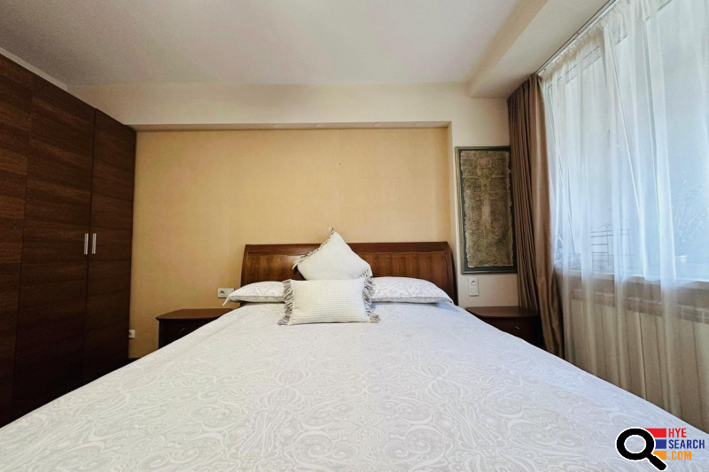 3-room apartment on Amiryan Street in the center, 69 sq.m., 3rd floor of 10, 2 bathrooms, major renovation