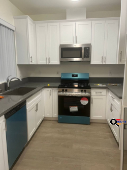 Remodeled Apartment with New Kitchen & Updated Bathrooms for Rent in North Hollywood, CA